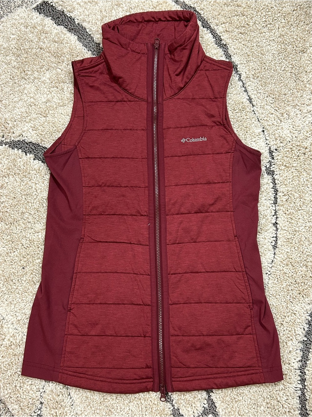Columbia Women's Insulated Soft Quilted Vest - Maroon Size M